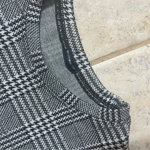 BRANDY Melville Houndstooth Black White Plaid Baby Tee - Picture 4 of 6